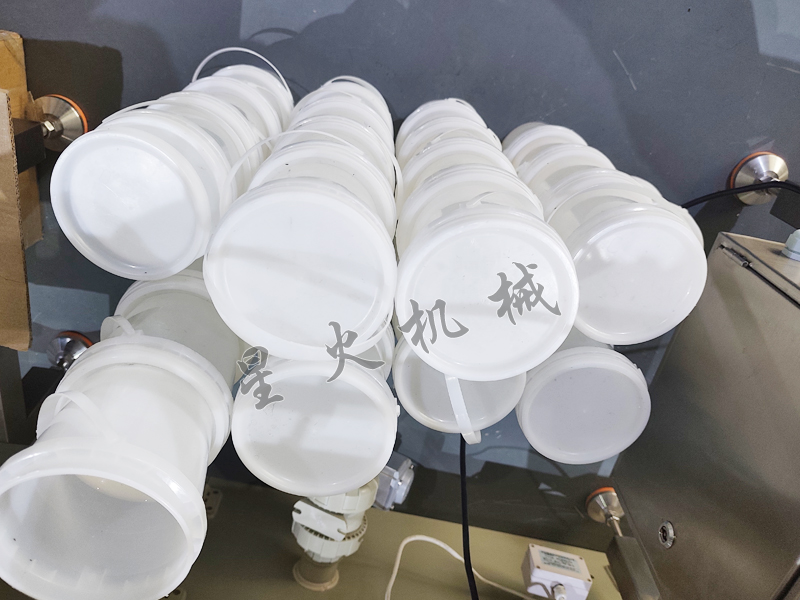 塑料桶压盖封口实际效果